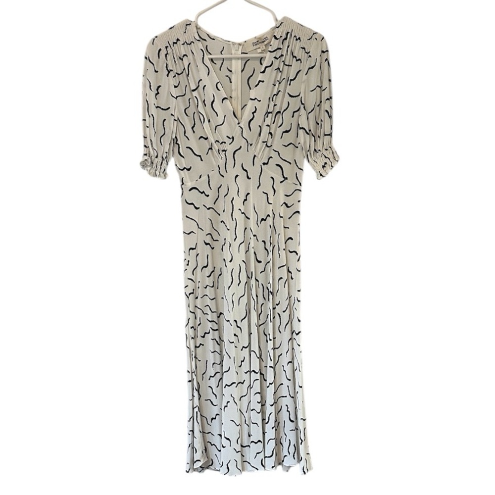 Diane Von Furstenberg Black and White Abstract Fit and Flare Dress
